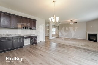 3283 Grandview Club Rd in Winston-Salem, NC - Foto de edificio - Building Photo