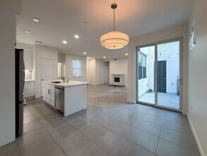 1568 E Thompson Blvd in Ventura, CA - Building Photo - Building Photo