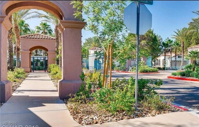 property at 1829 Vista Pointe Ave