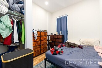 10 Marconi Pl in Brooklyn, NY - Building Photo - Building Photo