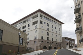Rhett Street Condos in Greenville, SC - Foto de edificio - Building Photo