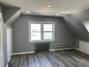 37 Aberdeen Ct in Haledon, NJ - Building Photo - Building Photo