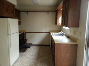 7 NE D St in Grants Pass, OR - Building Photo - Building Photo