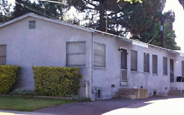 3904 Orangedale Ave in Montrose, CA - Foto de edificio - Building Photo