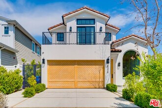 4324 Camellia Ave in Los Angeles, CA - Building Photo - Building Photo