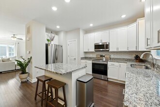 1206 Bluemoon Dr in Harrisonburg, VA - Building Photo - Building Photo