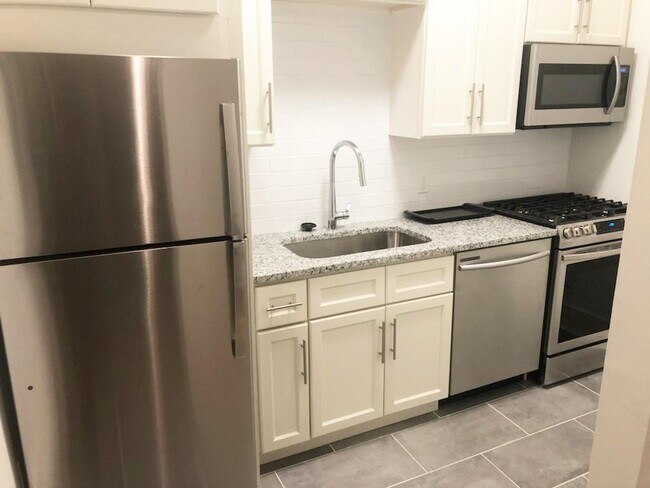 600 Parkway Dr NE in Atlanta, GA - Building Photo - Building Photo