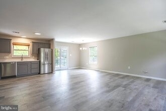 724 N Argonne Ave in Sterling, VA - Building Photo - Building Photo