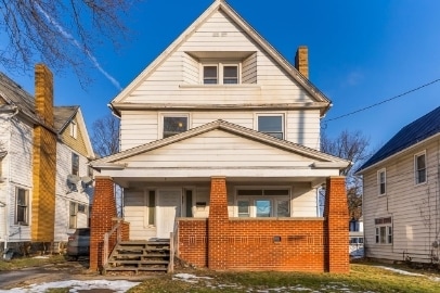 property at 825 Michigan Ave