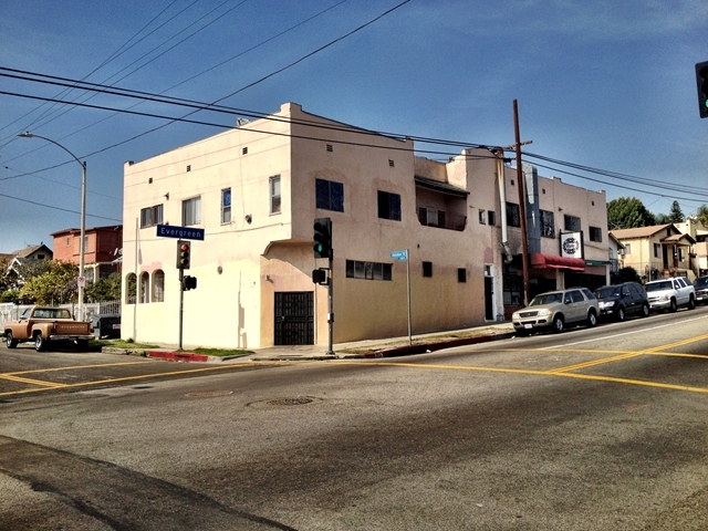 701 N Evergreen Ave in Los Angeles, CA - Building Photo