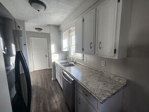 738 Spees Dr in Clarksville, TN - Foto de edificio - Building Photo