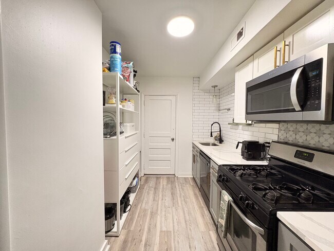 5737 Hobart St in Pittsburgh, PA - Building Photo - Building Photo