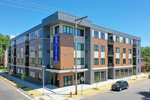 Farnam Flats in La crosse, WI - Building Photo