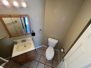46 Glen Ln, Unit 1 in Kings Park, NY - Building Photo - Building Photo