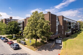 Jules Poitras Apartments in Montréal, QC - Building Photo - Building Photo