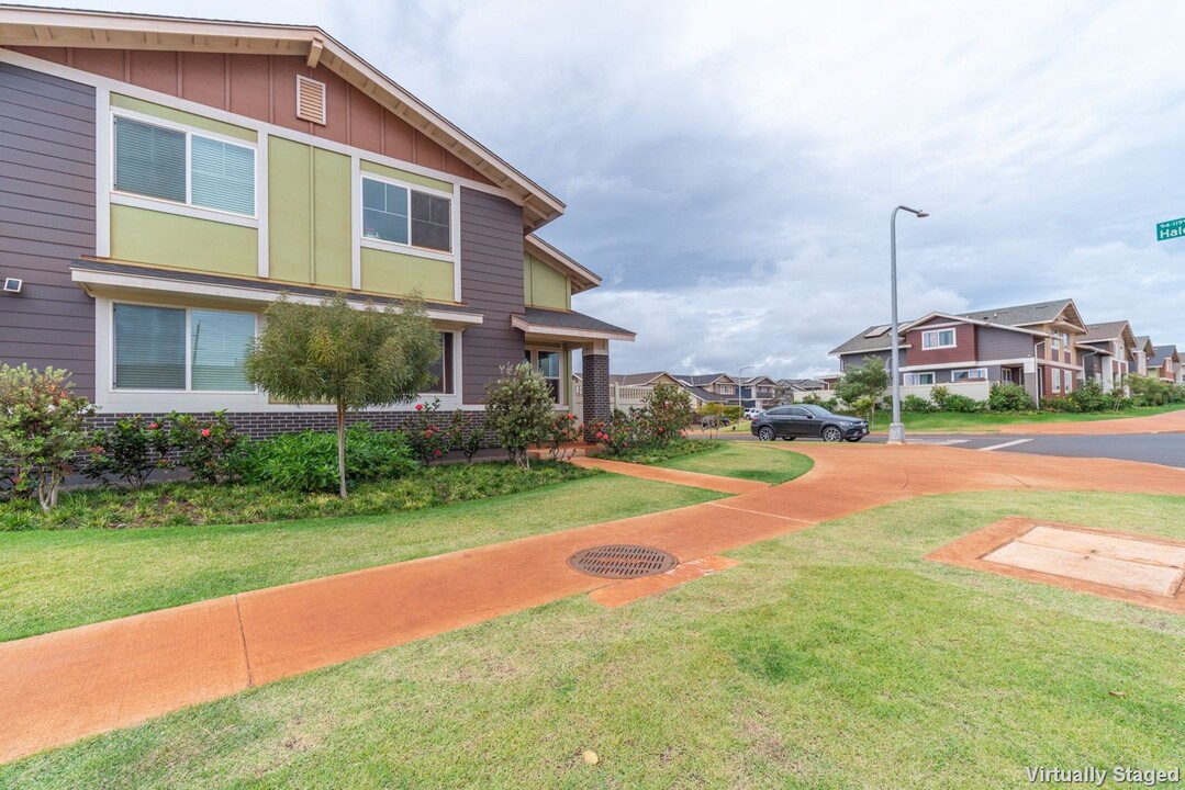 94-1143-1143 Haleululaau St in Waipahu, HI - Building Photo