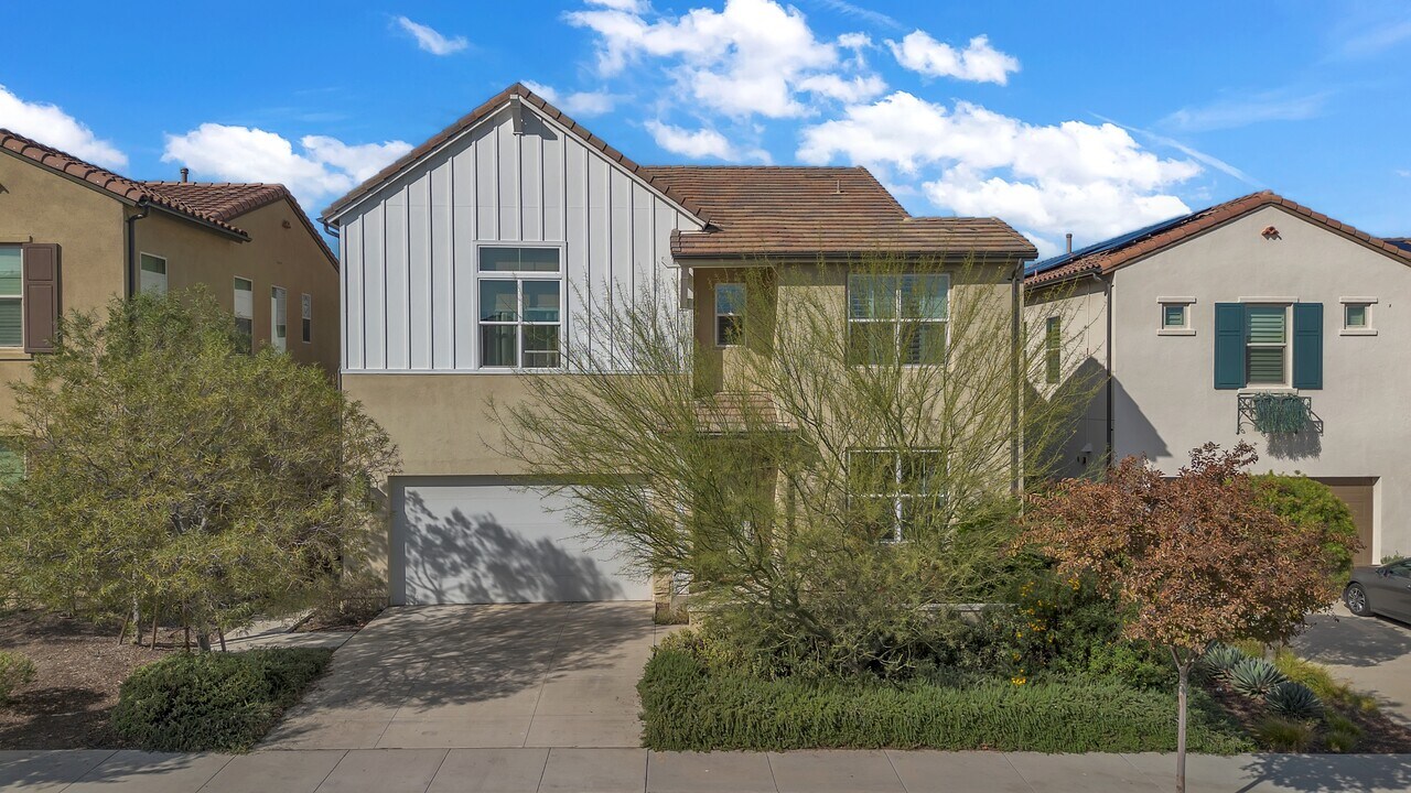 4114 Cameron Wy in Corona, CA - Building Photo