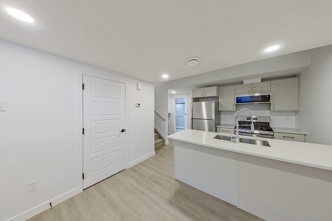8552-8583 83 Ave NW in Edmonton, AB - Building Photo - Building Photo