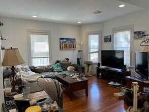 27 Brackett St in Boston, MA - Building Photo - Building Photo