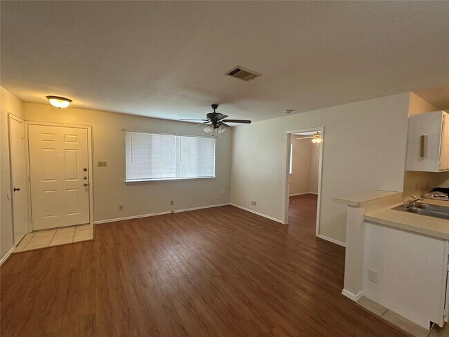 8703 Piney Point Dr in Austin, TX - Building Photo - Building Photo