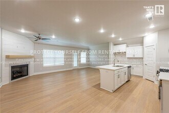 582 Wagon Wheel Ave in Fayetteville, AR - Building Photo - Building Photo