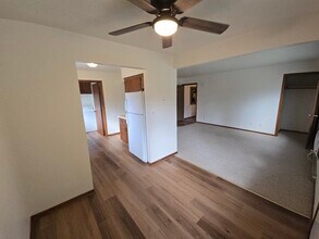 131 Maple Ave S, Unit #3 in Slinger, WI - Building Photo - Building Photo