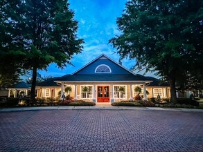 Village at Lake Wylie in Lake Wylie, SC - Foto de edificio - Building Photo