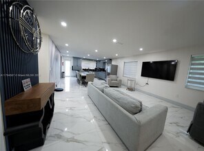 1230 NE 89th St in Miami, FL - Building Photo - Building Photo