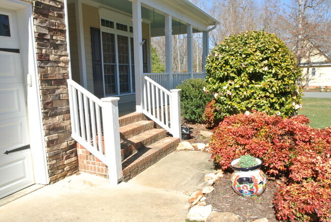 301 Farnswick Pl in Efland, NC - Building Photo - Building Photo