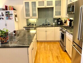 60 Hamilton St, Unit 10 in Cambridge, MA - Building Photo - Building Photo