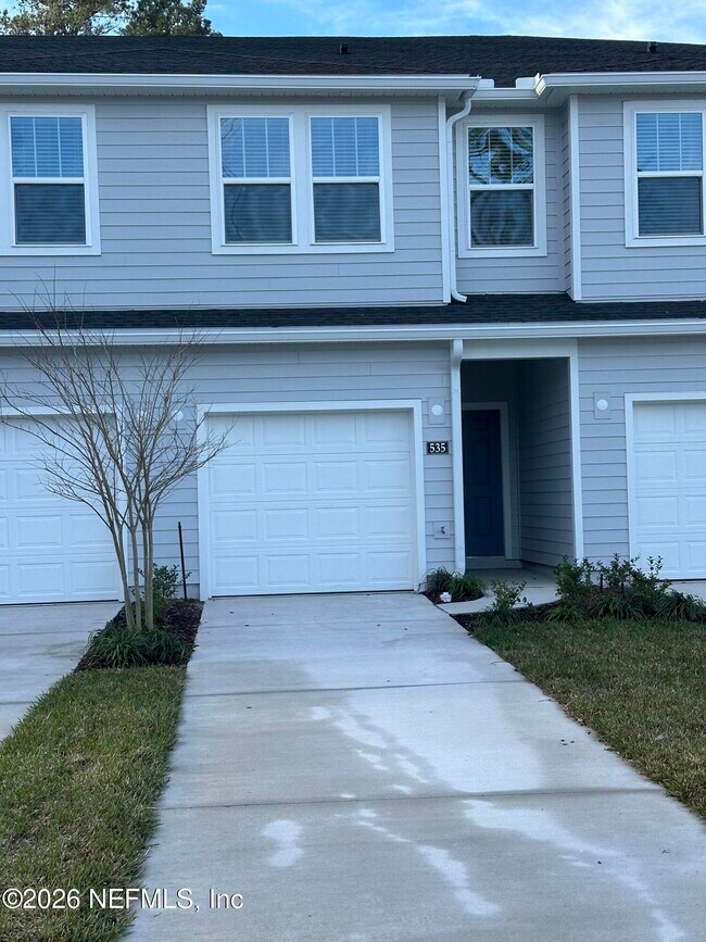 535 Holly Lks Dr in Orange Park, FL - Building Photo - Building Photo