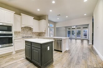 531 Field Corn Ln in San Marcos, TX - Foto de edificio - Building Photo