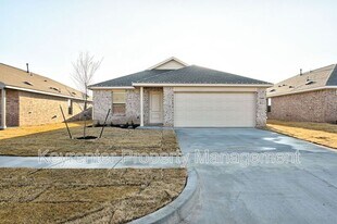 12600 Huntington Rdg Wy in Oklahoma City, OK - Building Photo