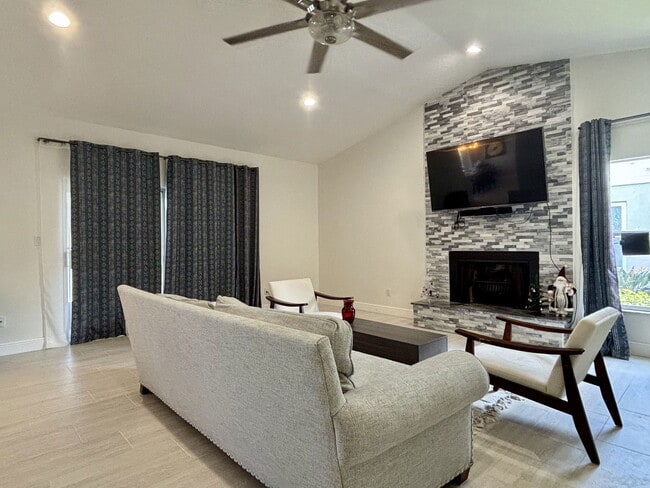 9135 San Ambrosio Dr in Orlando, FL - Building Photo - Building Photo