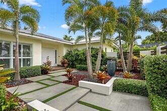 4907 Holly Dr in Tamarac, FL - Building Photo - Building Photo
