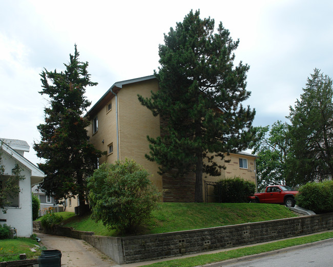 4713 Davenport St in Omaha, NE - Building Photo - Building Photo