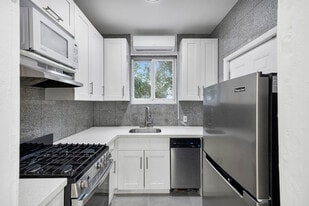 900 Pennsylvania Ave in Miami Beach, FL - Building Photo