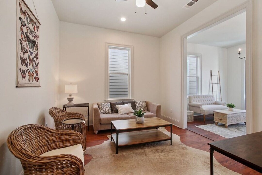2213 Louisiana Ave in New Orleans, LA - Building Photo