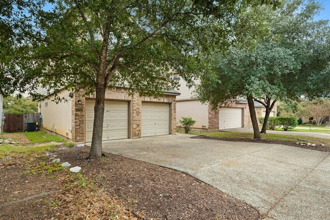 1210 Tweed Willow in San Antonio, TX - Building Photo - Building Photo