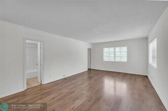 2426 SE 17th St in Fort Lauderdale, FL - Building Photo - Building Photo