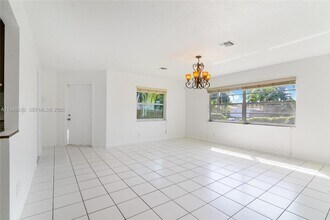2536 Cleveland St in Hollywood, FL - Building Photo - Building Photo