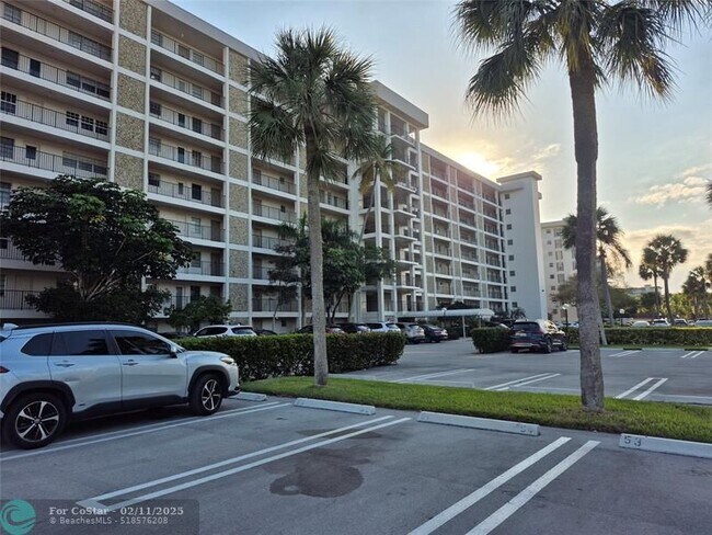 property at 3150 N Palm Aire Dr