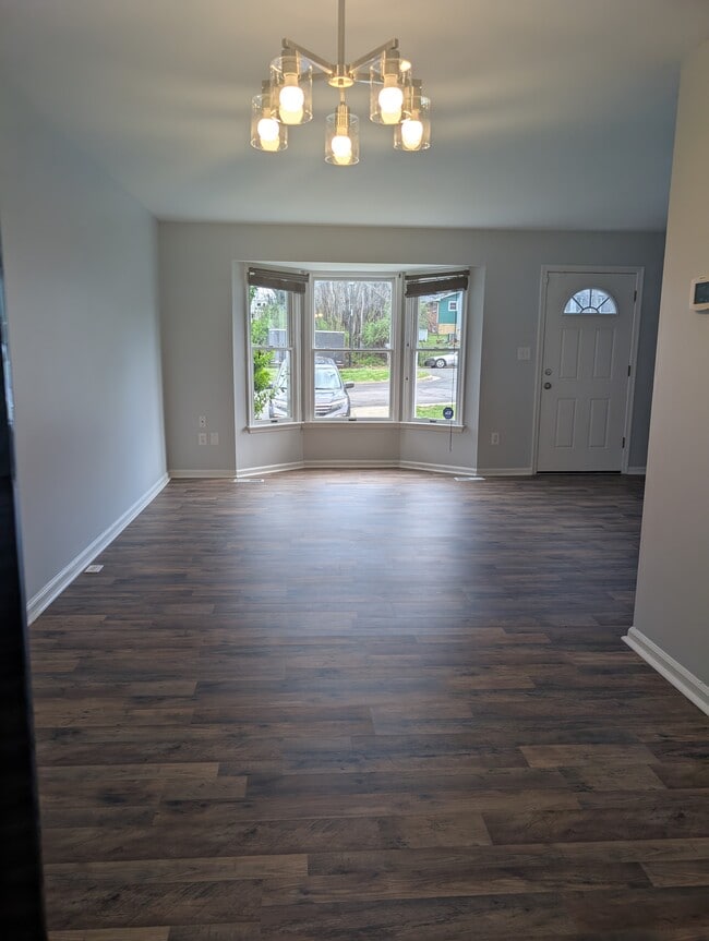 property at 1109 Holmespun Dr