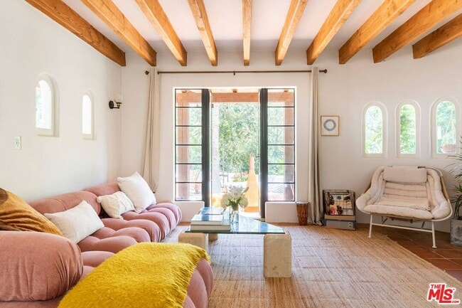 3539 Canon Dr in Calabasas, CA - Building Photo - Building Photo