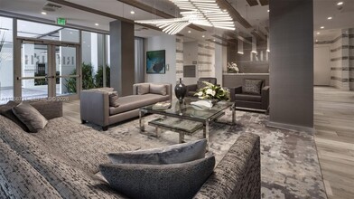 1170 NW 11th St in Miami, FL - Foto de edificio - Building Photo