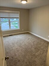 1121 Emorey Cir in Akron, OH - Foto de edificio - Building Photo