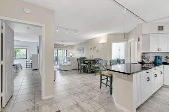 2105 Lavers Cir in Delray Beach, FL - Building Photo - Building Photo