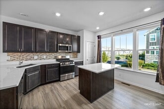 2354 Southwind Blvd in South Elgin, IL - Building Photo - Building Photo
