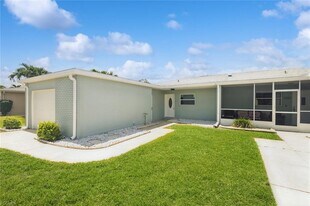 2180 Leisure Ln in Ft. Myers, FL - Building Photo