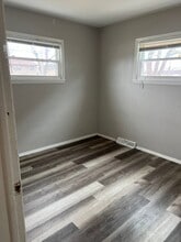 6046 N 61st St in Milwaukee, WI - Foto de edificio - Building Photo